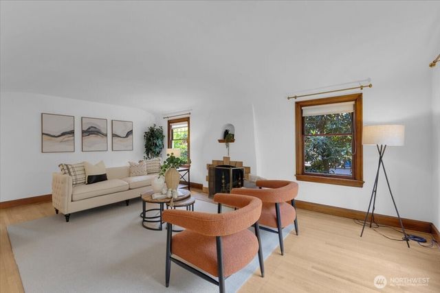 1955 21st Avenue E, Seattle, WA 98112