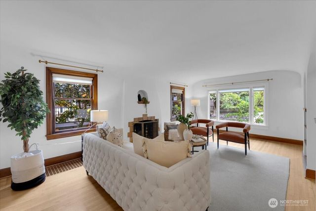 1955 21st Avenue E, Seattle, WA 98112