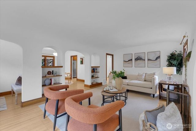 1955 21st Avenue E, Seattle, WA 98112
