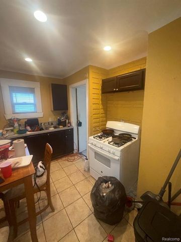 14621 Roselawn Street, Detroit, MI 48238