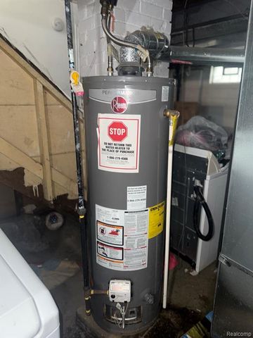 14621 Roselawn Street, Detroit, MI 48238