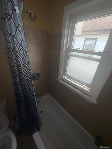 14621 Roselawn Street, Detroit, MI 48238