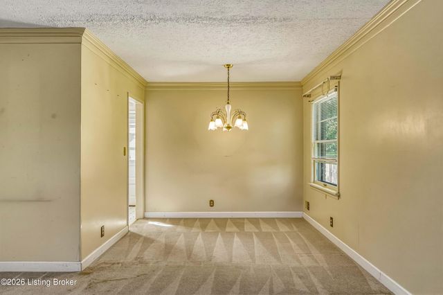 3032 Cabinwood Dr, Louisville, KY 40220
