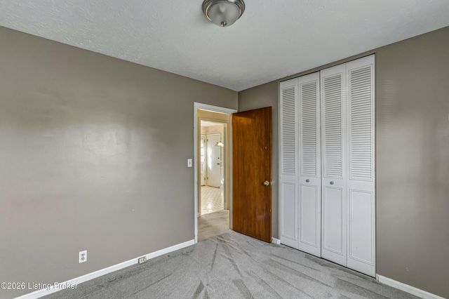 3032 Cabinwood Dr, Louisville, KY 40220