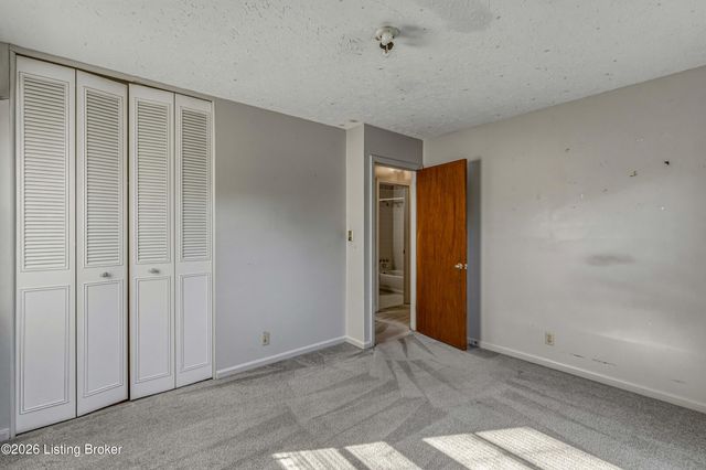 3032 Cabinwood Dr, Louisville, KY 40220