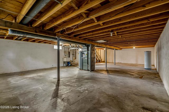3032 Cabinwood Dr, Louisville, KY 40220