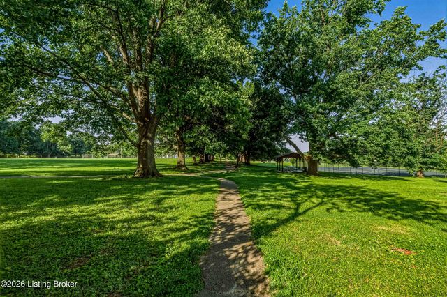 3032 Cabinwood Dr, Louisville, KY 40220