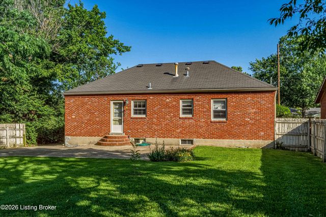 3032 Cabinwood Dr, Louisville, KY 40220