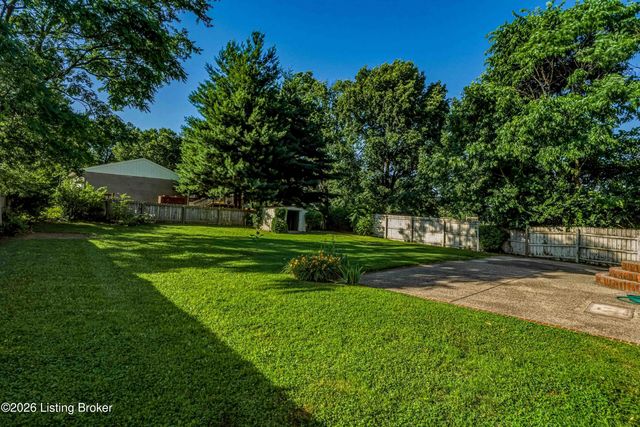3032 Cabinwood Dr, Louisville, KY 40220