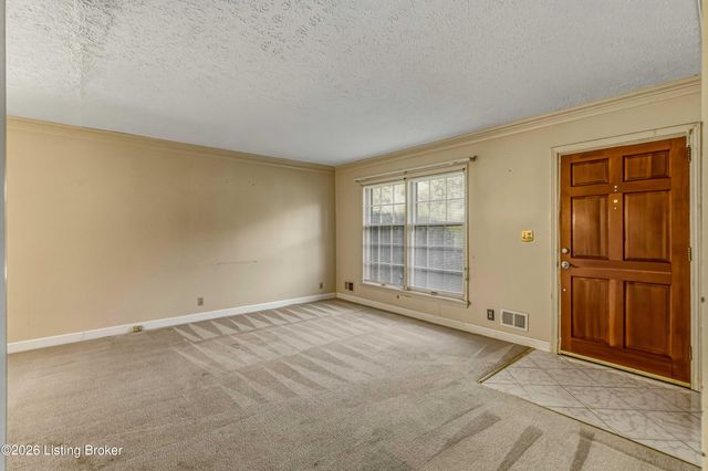 3032 Cabinwood Dr, Louisville, KY 40220