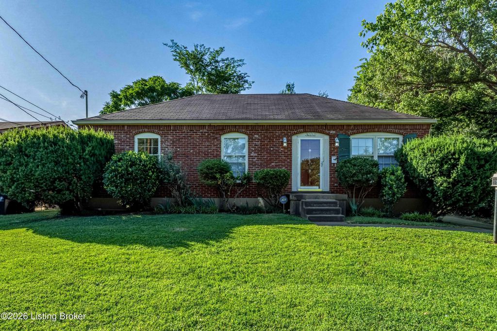 3032 Cabinwood Dr, Louisville, KY 40220
