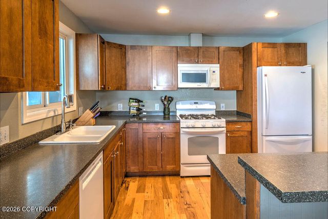 1852 E 26th Avenue, Anchorage, AK 99508