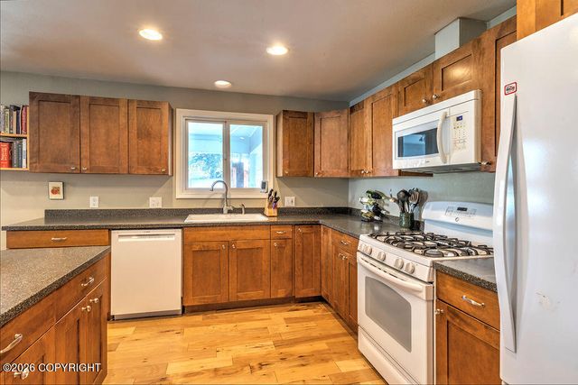 1852 E 26th Avenue, Anchorage, AK 99508