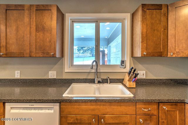 1852 E 26th Avenue, Anchorage, AK 99508