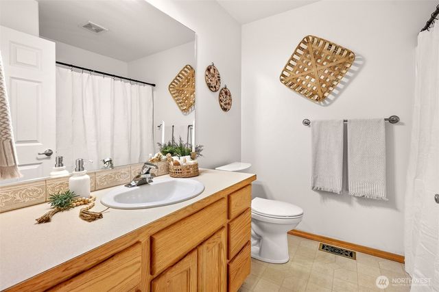 500 N Laventure Road, Mount Vernon, WA 98273