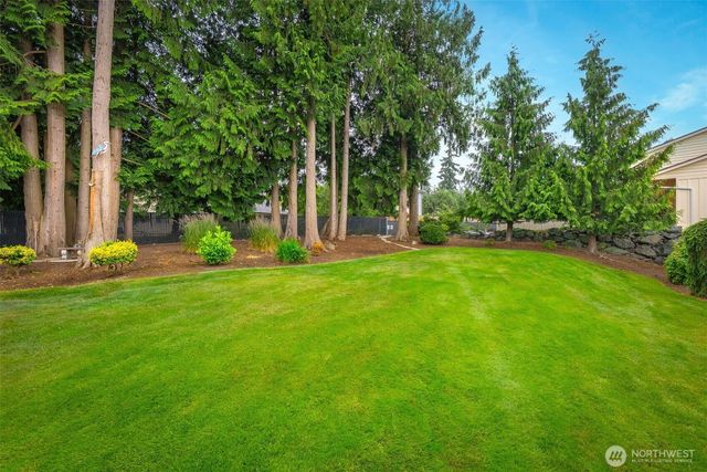 500 N Laventure Road, Mount Vernon, WA 98273