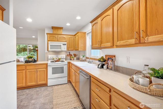 500 N Laventure Road, Mount Vernon, WA 98273