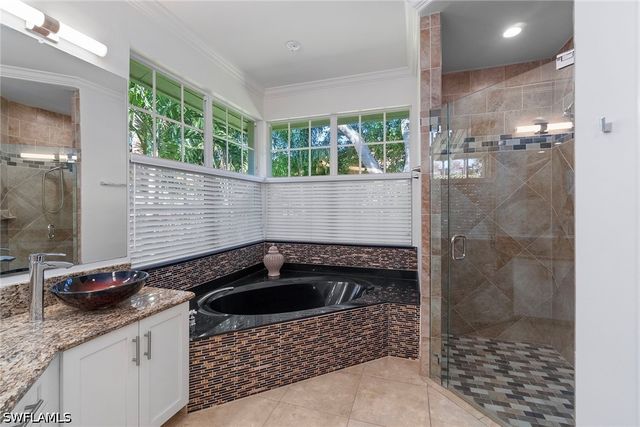 27330 Ridge Lake CT, Bonita Springs, FL 34134