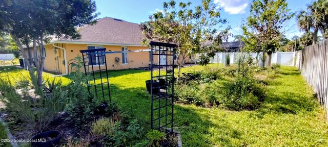 454 Fillmore Avenue NE, Palm Bay, FL 32907