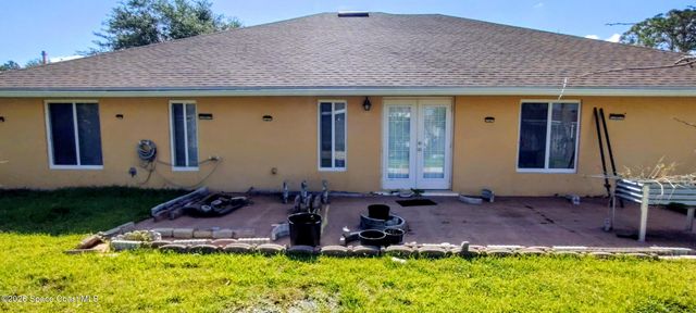 454 Fillmore Avenue NE, Palm Bay, FL 32907