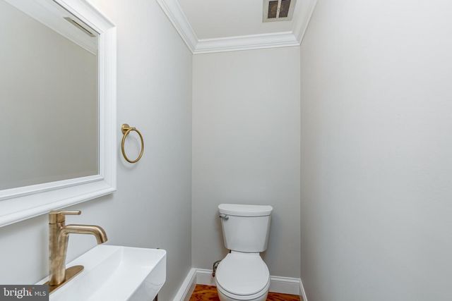 359 WINDSOR DR, Cherry Hill, NJ 08002