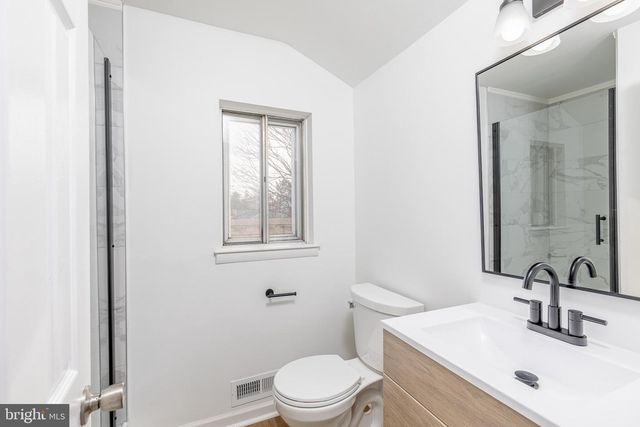 359 WINDSOR DR, Cherry Hill, NJ 08002