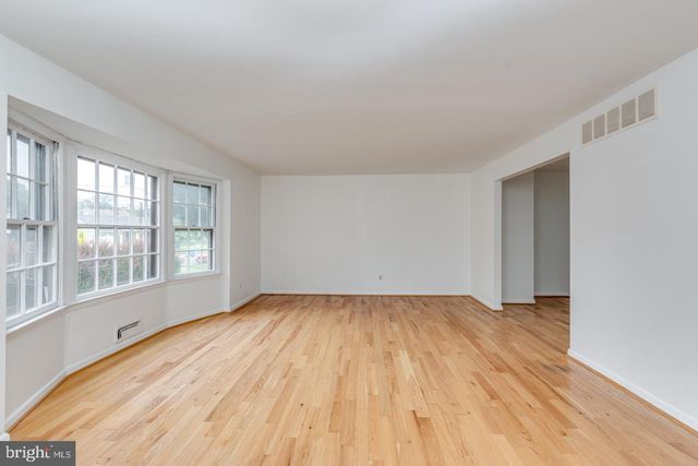 359 WINDSOR DR, Cherry Hill, NJ 08002