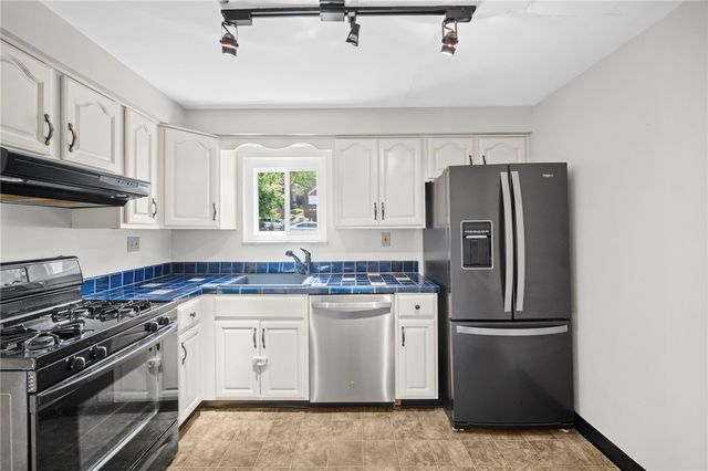 4360 Stanton Ave, Stanton Heights, PA 15201