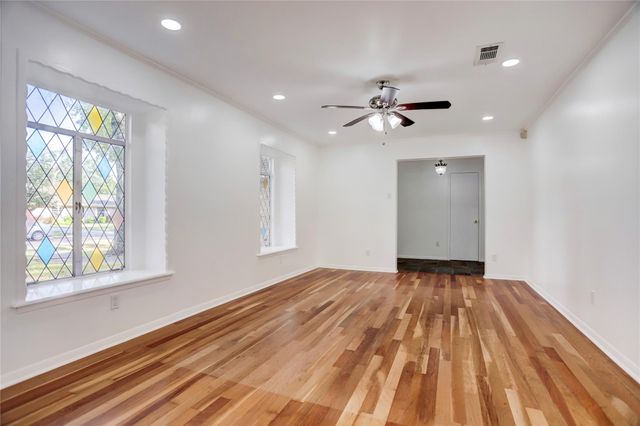 5735 Wigton Drive, Houston, TX 77096