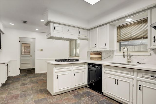 5735 Wigton Drive, Houston, TX 77096