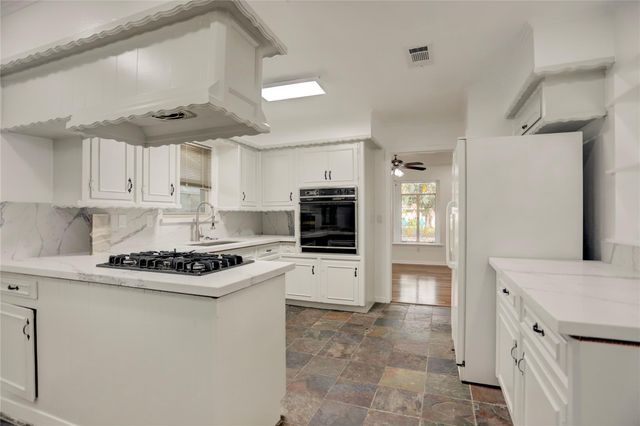 5735 Wigton Drive, Houston, TX 77096