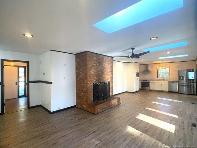 2405 Morganton Road, Fayetteville, NC 28303