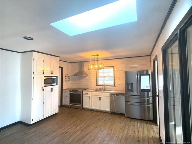 2405 Morganton Road, Fayetteville, NC 28303