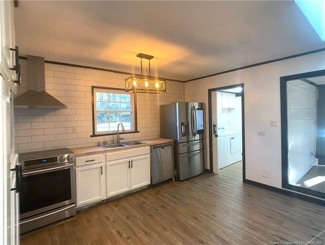 2405 Morganton Road, Fayetteville, NC 28303