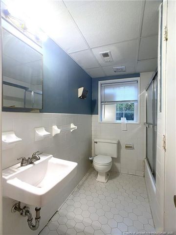 2405 Morganton Road, Fayetteville, NC 28303