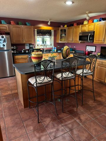 241 Glen Holliday Rd, Indian Mound, TN 37079