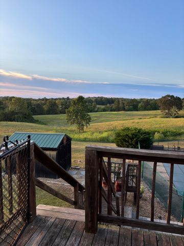 241 Glen Holliday Rd, Indian Mound, TN 37079