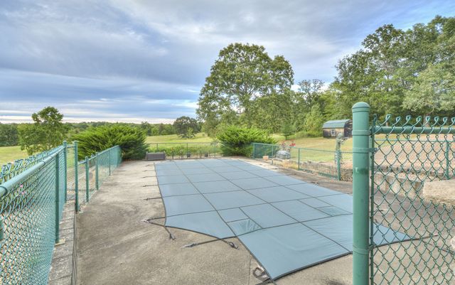 241 Glen Holliday Rd, Indian Mound, TN 37079