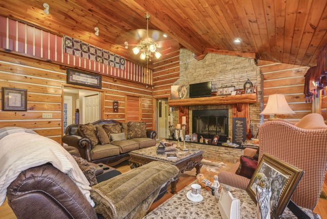 241 Glen Holliday Rd, Indian Mound, TN 37079