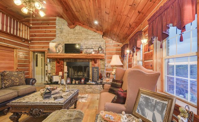 241 Glen Holliday Rd, Indian Mound, TN 37079