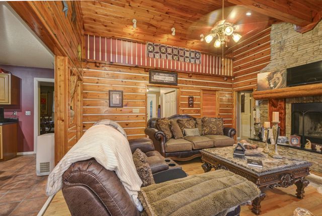 241 Glen Holliday Rd, Indian Mound, TN 37079