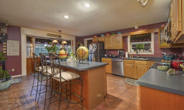 241 Glen Holliday Rd, Indian Mound, TN 37079