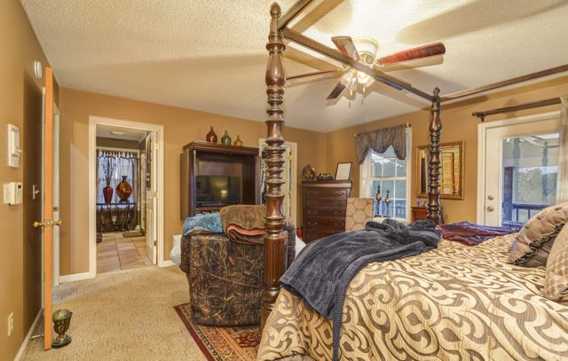 241 Glen Holliday Rd, Indian Mound, TN 37079