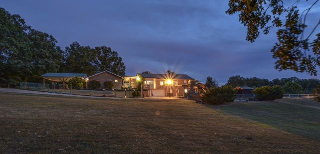 241 Glen Holliday Rd, Indian Mound, TN 37079