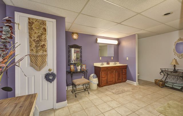 241 Glen Holliday Rd, Indian Mound, TN 37079