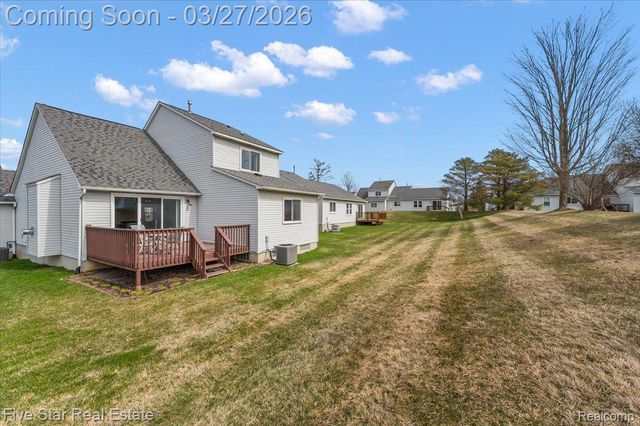 734 Challenging Trail 65, South Lyon, MI 48178