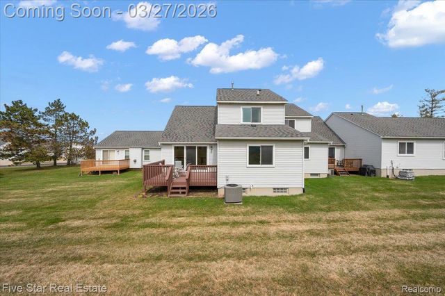 734 Challenging Trail 65, South Lyon, MI 48178