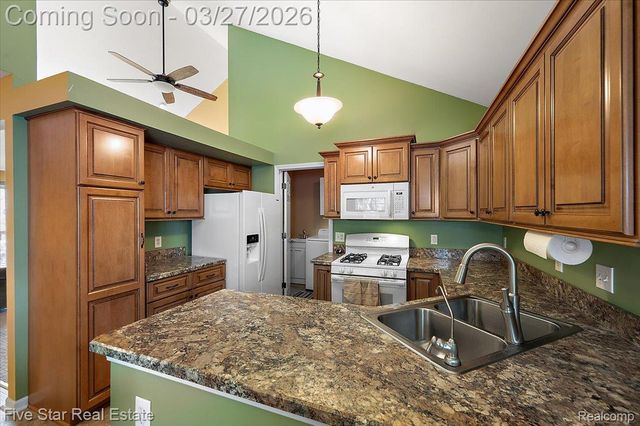 734 Challenging Trail 65, South Lyon, MI 48178