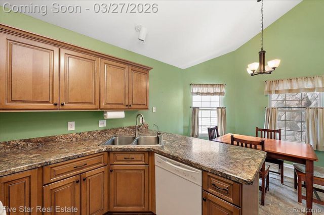 734 Challenging Trail 65, South Lyon, MI 48178