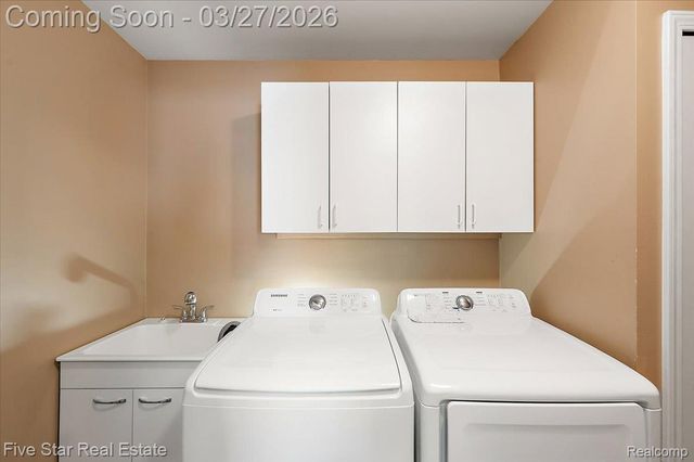 734 Challenging Trail 65, South Lyon, MI 48178